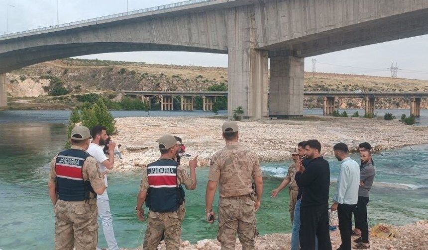 Piknik yapan 8 kişi mahsur kaldı