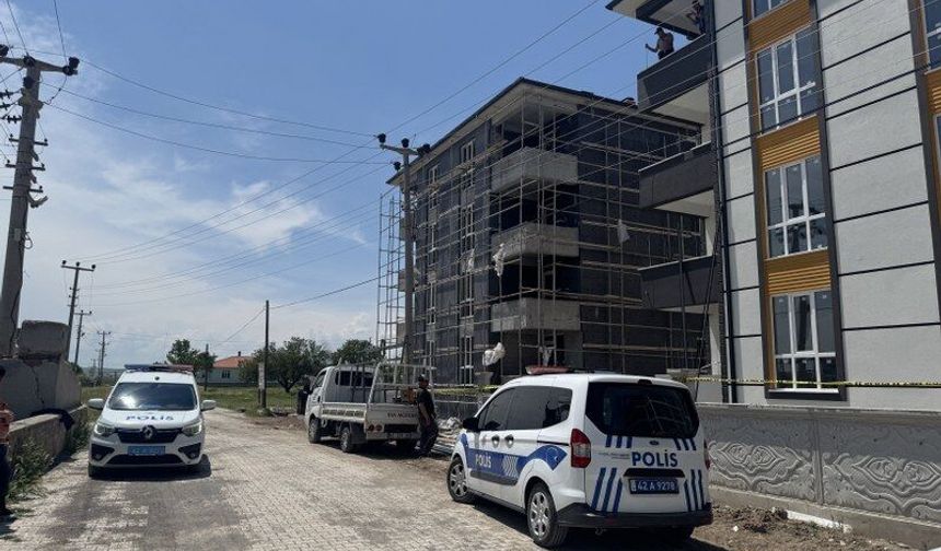 Elektrik akımına kapılan işçi 4'üncü kattan düştü