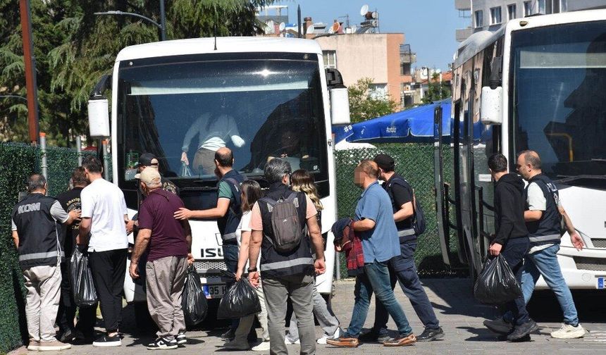 Ege Üniversitesi'nde eski başhekim dahil 27 tutuklama