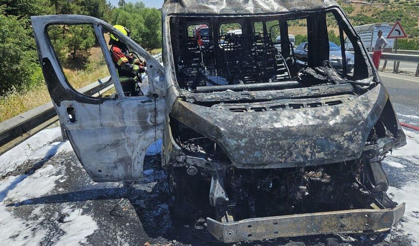 İşçi servisi alev aldı, faciaya ramak kaldı