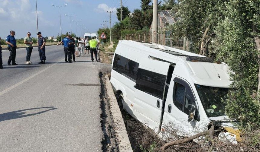 Kaçırdığı minibüsle kaza yapıp öldü