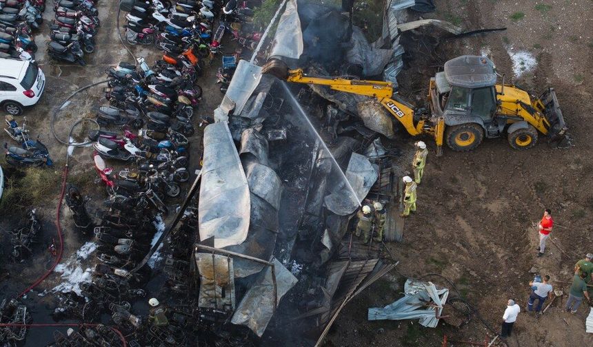 Yediemin otoparkında çıkan yangında 62 araç zarar gördü