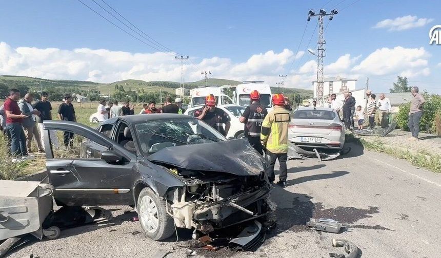 3 aracın karıştığı kazada 8 kişi yaralandı