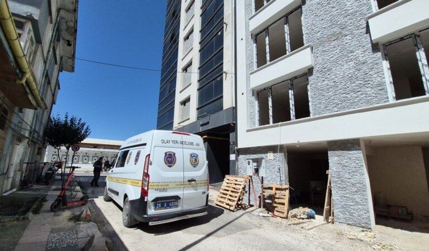 Plazadaki evinde ölü bulunan kişinin ölümü şüpheli bulundu