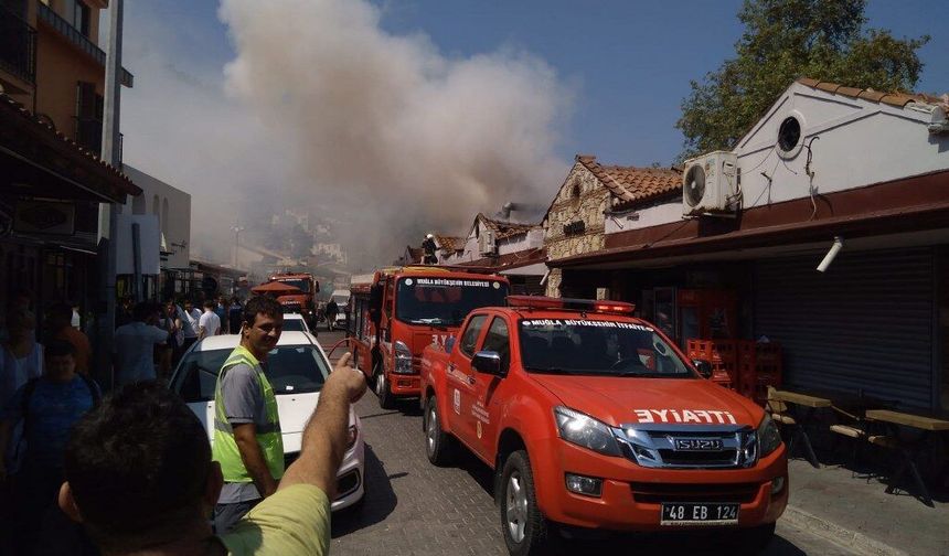 SON DAKİKA: Fethiye Balık Pazarı’nda işyerinde yangın