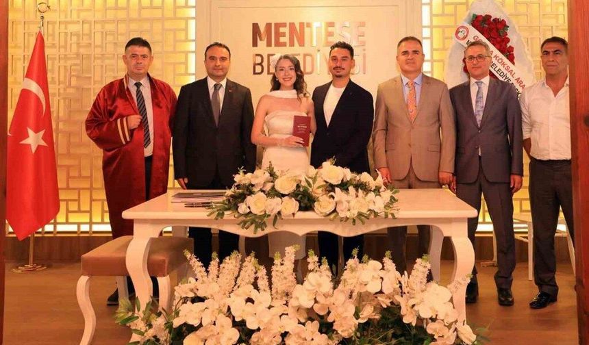 Vali Akbıyık şehit yakınının nikâhında şahitlik yaptı