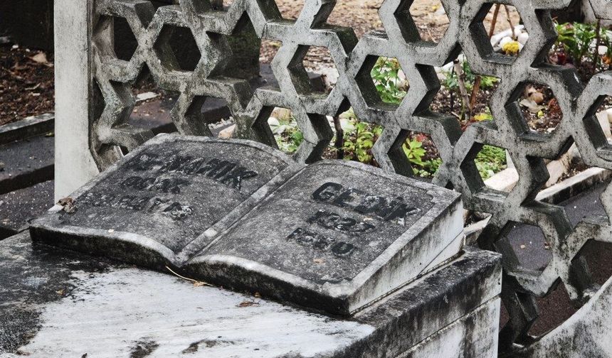 Eski İçişleri Bakanı Gedik'in mezarı İstanbul'a taşınacak