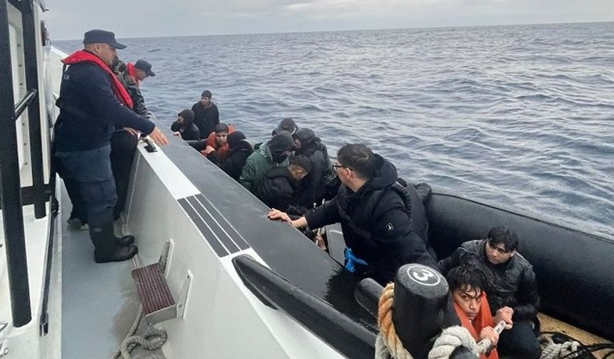 İzmir'de düzensiz göçmen operasyonları! 12'si çocuk, toplam 76 kişi yakalandı