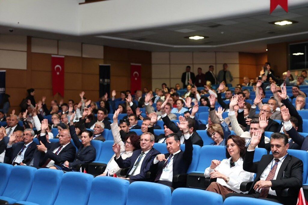 Kıyı Belediyeler Birliği Başkanlığına Yeniden Ahmet Aras Seçildi (1) 1024X683