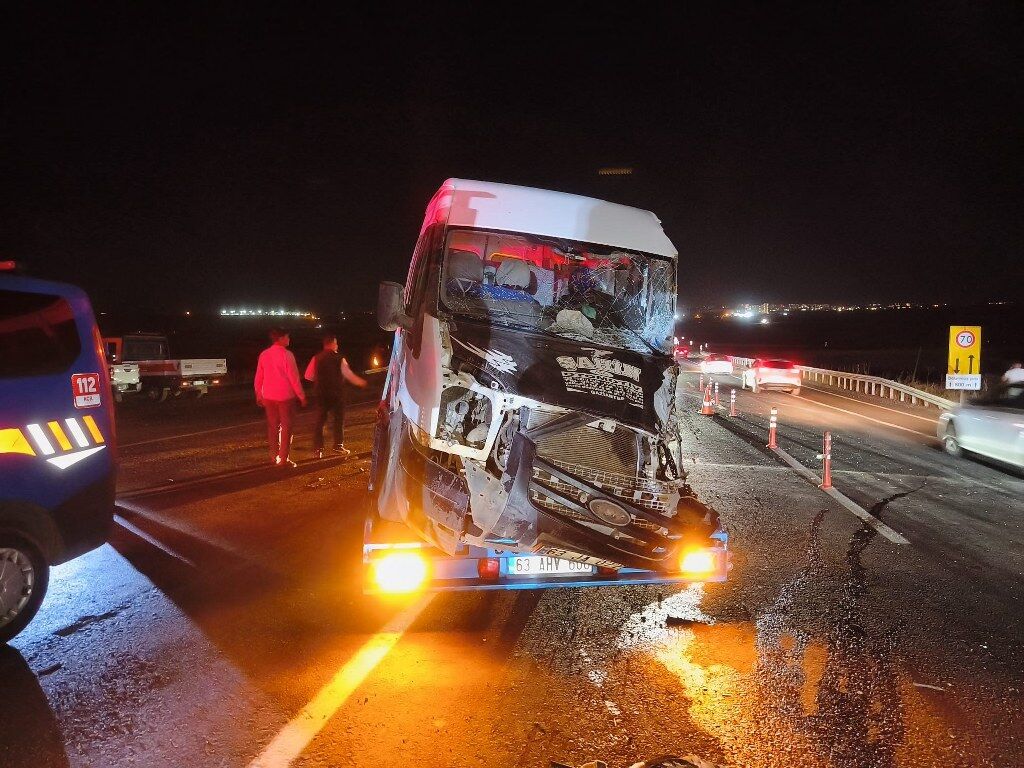 Arazöz Minibüs Kaza (3) 1024X768