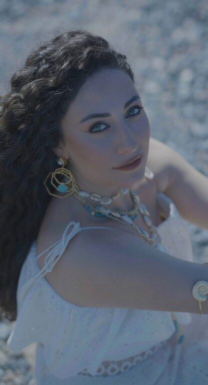 Aysenur Gok (1) 415X768