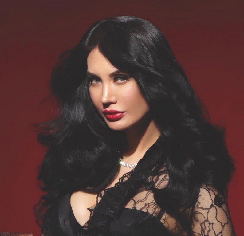 Demet Öger (4) 794X768