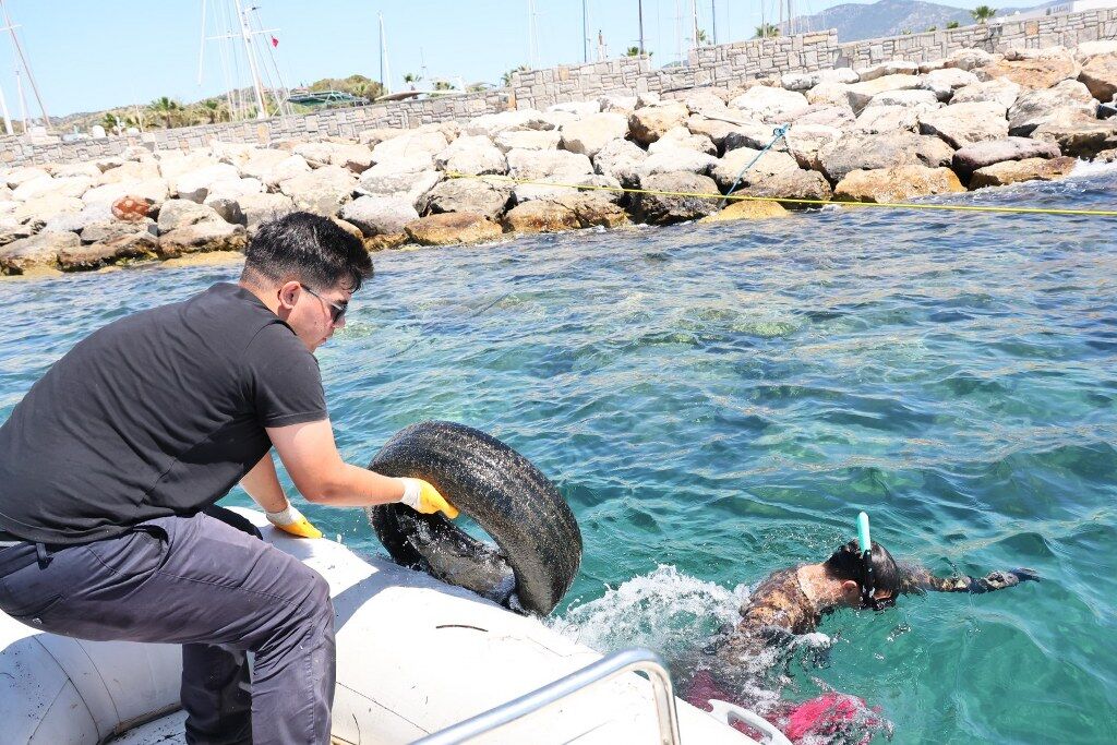 Deniz Dibi Temizliği Yahşi'de Devam Etti (14) 1024X683