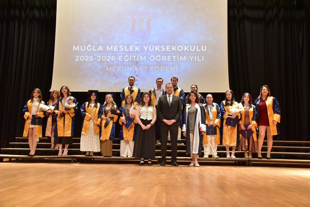Muğla Myo’da Mezuniyet Sevinci (10) 1024X684