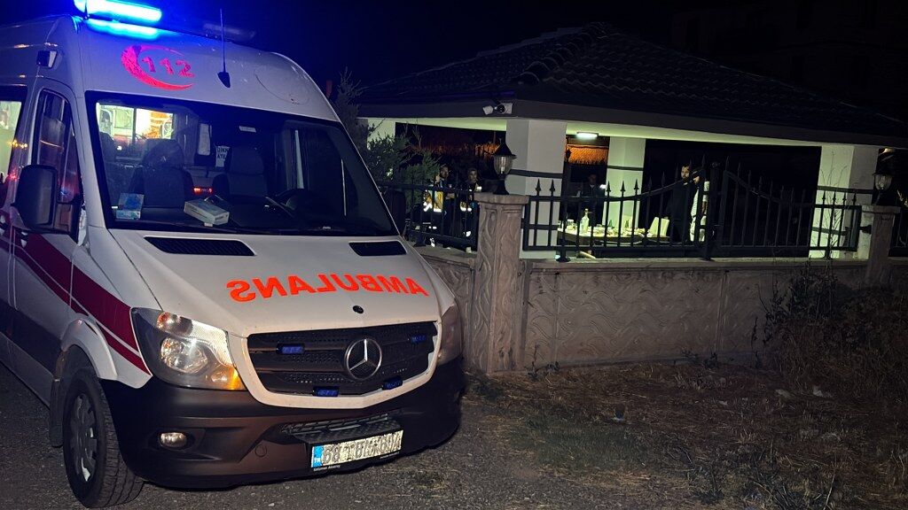 Alkol Masasında Cin Ayet (5) 1024X576
