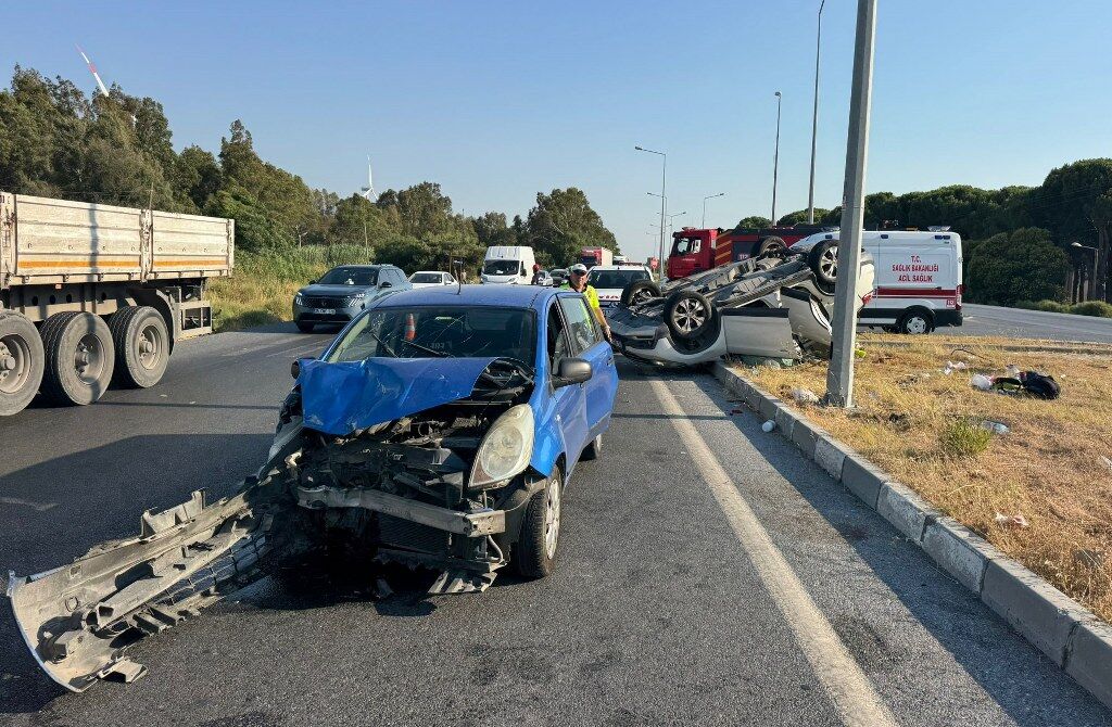 Aydinda Iki Otomobilin Carpismasi Sonucu 4 Kisi Yaralandi (1) 1024X670