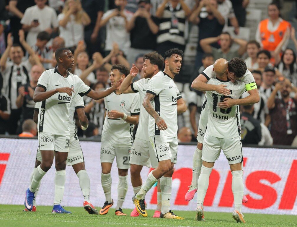 Beşiktaş (16) 1006X768
