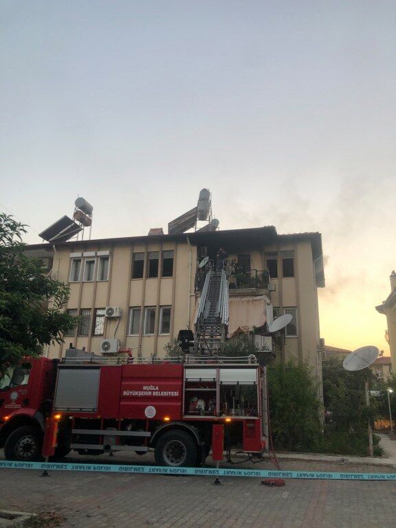 Ev Yangın (2) 576X768
