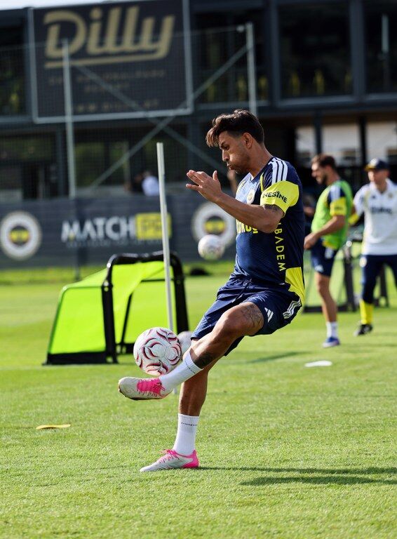 Fenerbahce (2) 566X768