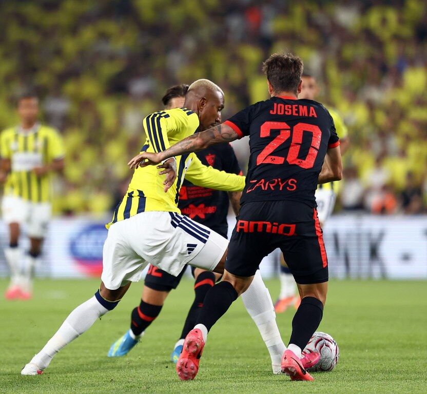 Fenerbahçe (3) 832X768
