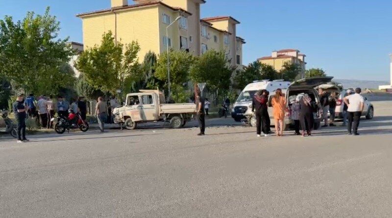Kavşak Kaza (1) 800X444