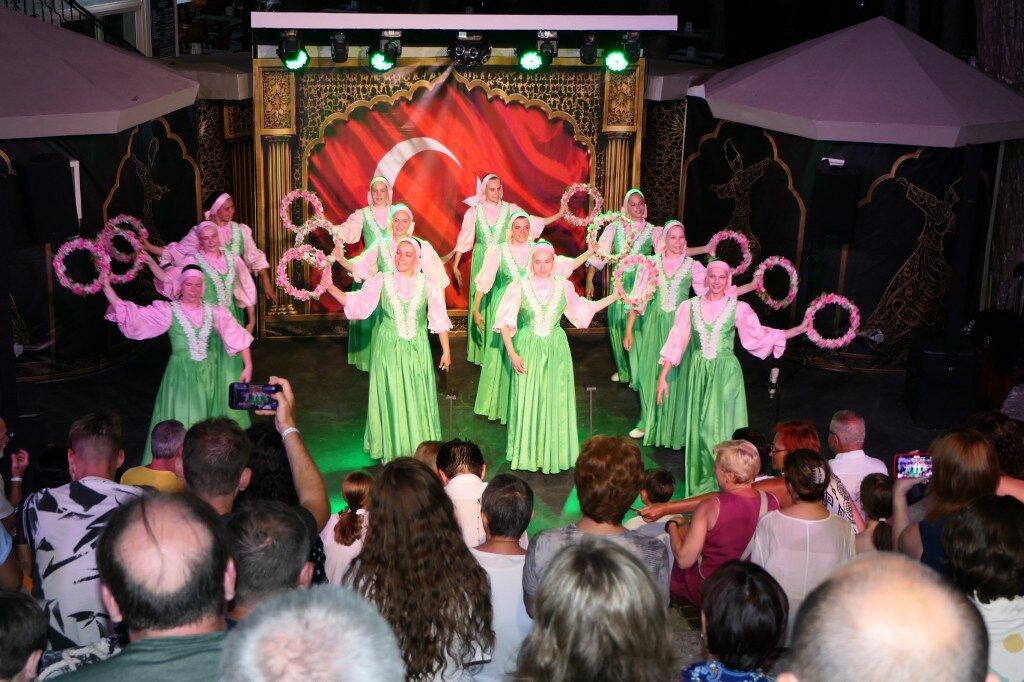 Rus Otrada’dan “Kali̇nka’dan Uzun İnce Bi̇r Yola” Muhteşem Konser (2) 1024X682