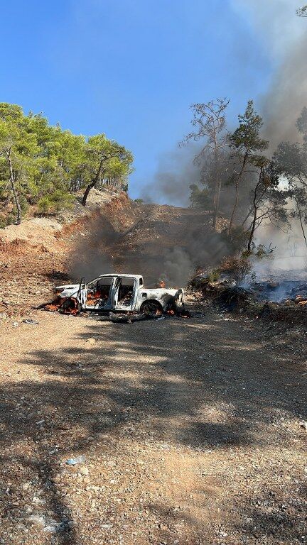 Fethiye Araç Yangını Ormana Sıçradı (3) 432X768