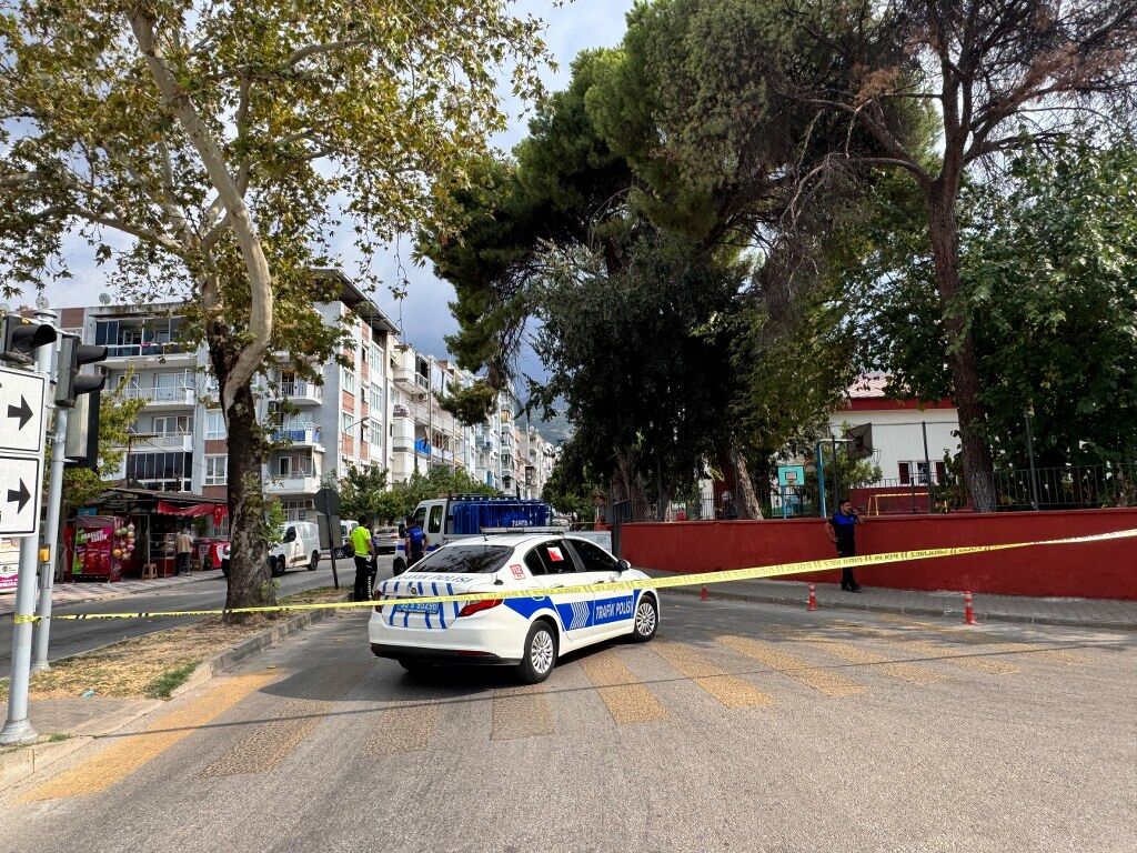 Izmirde Evde Silahla Yaralanan Cocuk Hastanede Hayatini Kaybetti (2) 1024X768