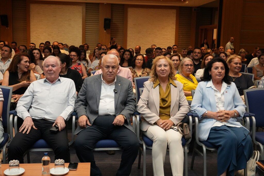 Mutso’da ‘Deği̇şi̇mi̇ Yönetmek’ Semi̇neri̇ Gerçekleşti̇ri̇ldi̇ (5) 1024X683