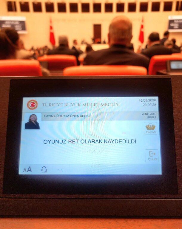 Süreyya Öneş Derici 610X768