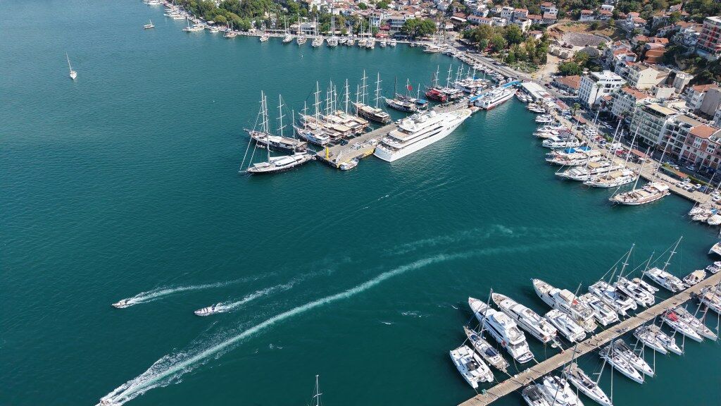 Turkiyede Uretilen Mega Yat Elements Fethiyede 100 Ton Akaryakit Aldi (3) 1024X576