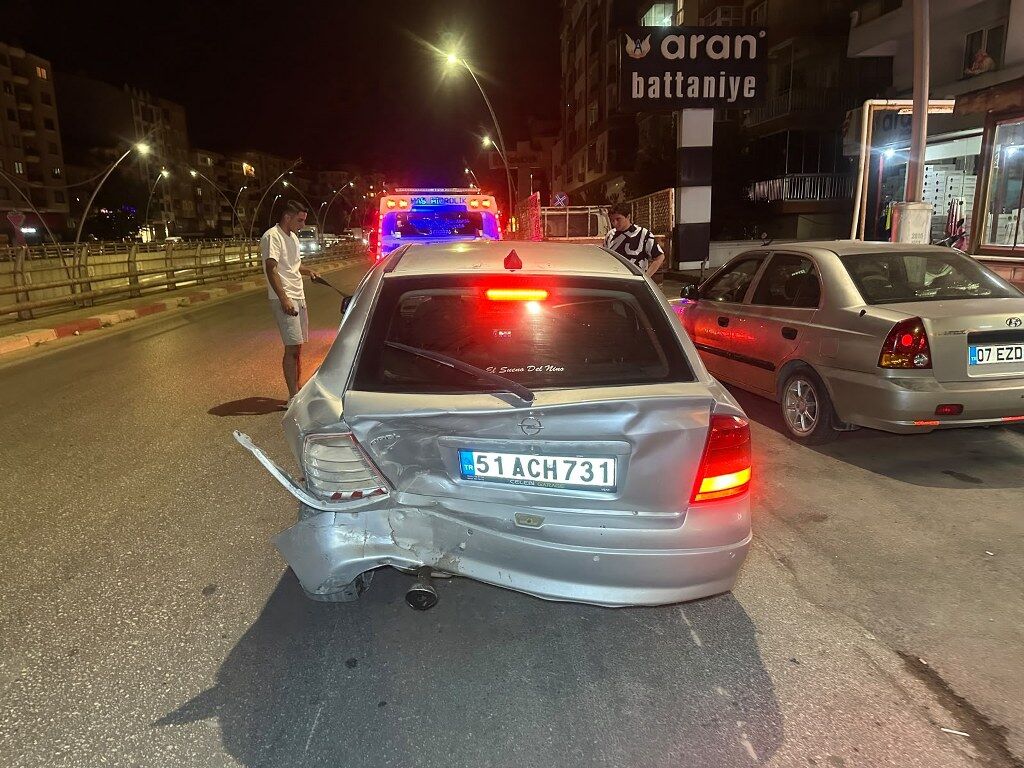 Usakta Iki Otomobilin Carpistigi Kazada 2Si Cocuk 6 Kisi Yaralandi (1) 1024X768
