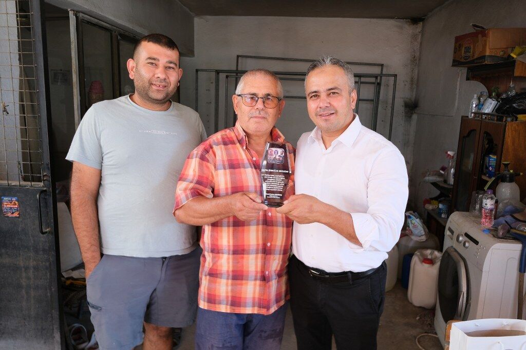 Başkan Demirtaş Plaket (1) 1024X682
