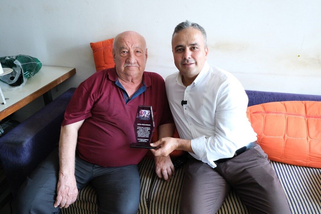 Başkan Demirtaş Plaket (4) 1024X682