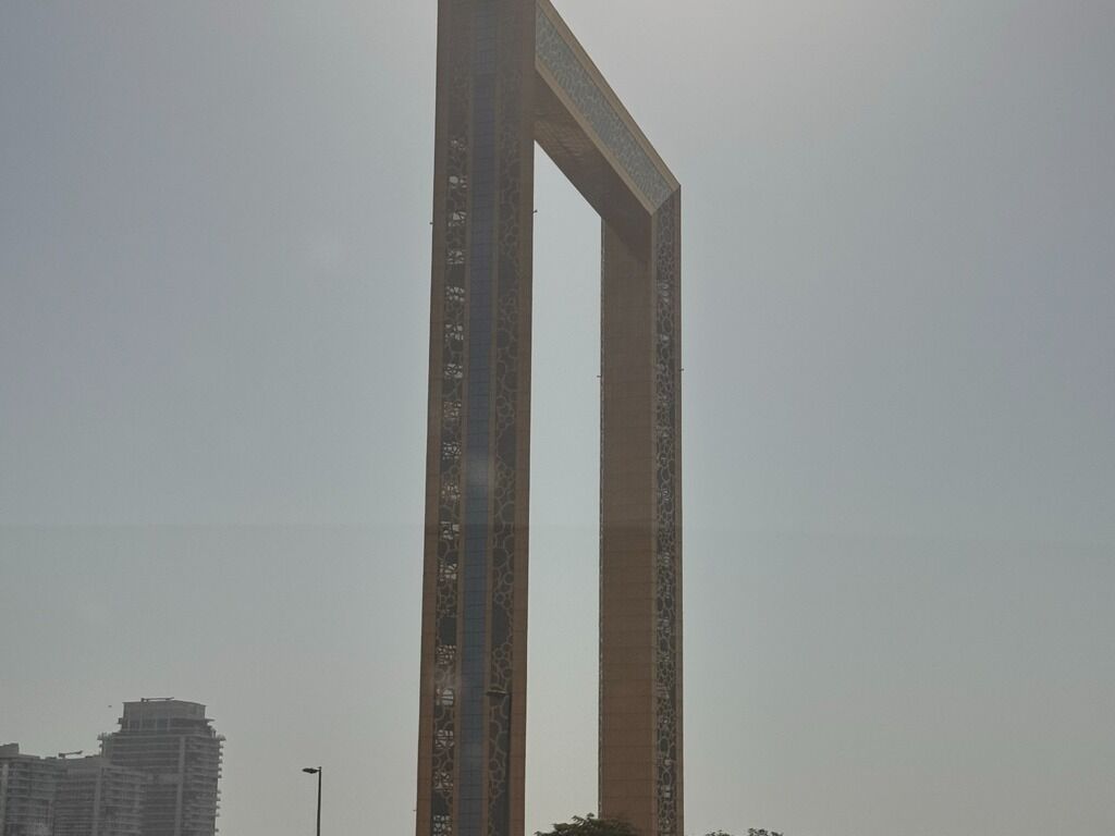 Dubai Çerçeve 12