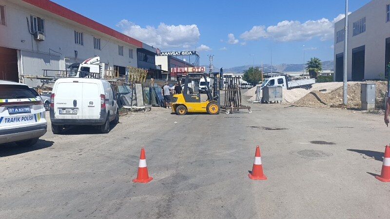 Forklift (3) 800X450-2