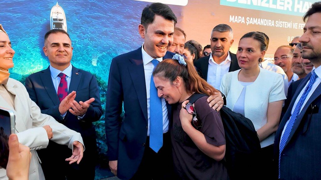 Murat Kurum Fethiye Hatayl Depremzede Konus Mas Fotog Raflar 3 20260914102808 1024X576