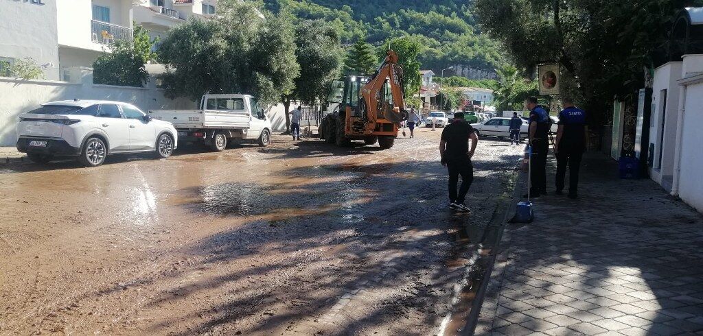 Ölüdeniz Çamur Sel (25) 1024X490