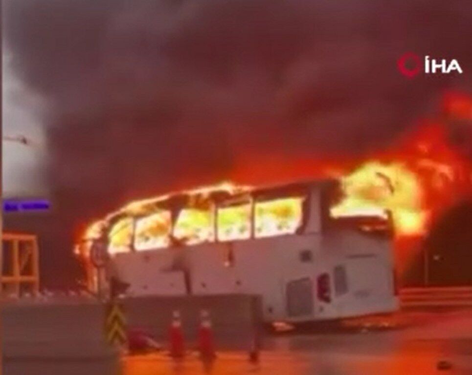 Otobüs Yangın (1) 965X768