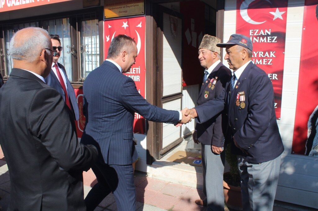 Şehitler Ve Gaziler Derneğine Anlamlı Ziyaret (2) 1024X682