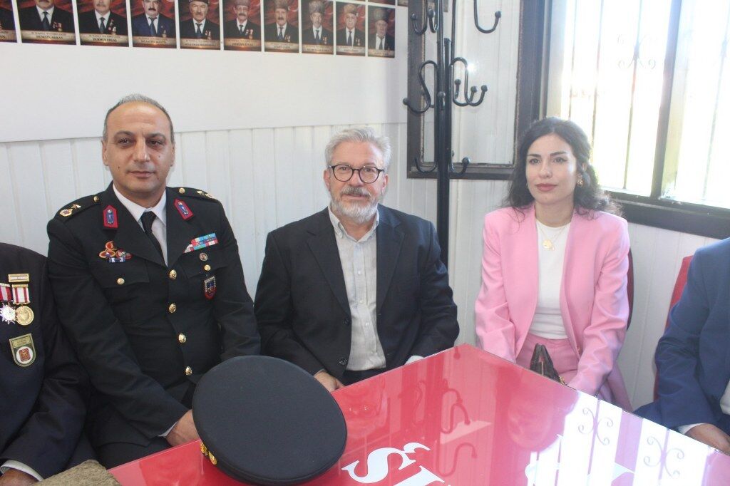 Şehitler Ve Gaziler Derneğine Anlamlı Ziyaret (7) 1024X682