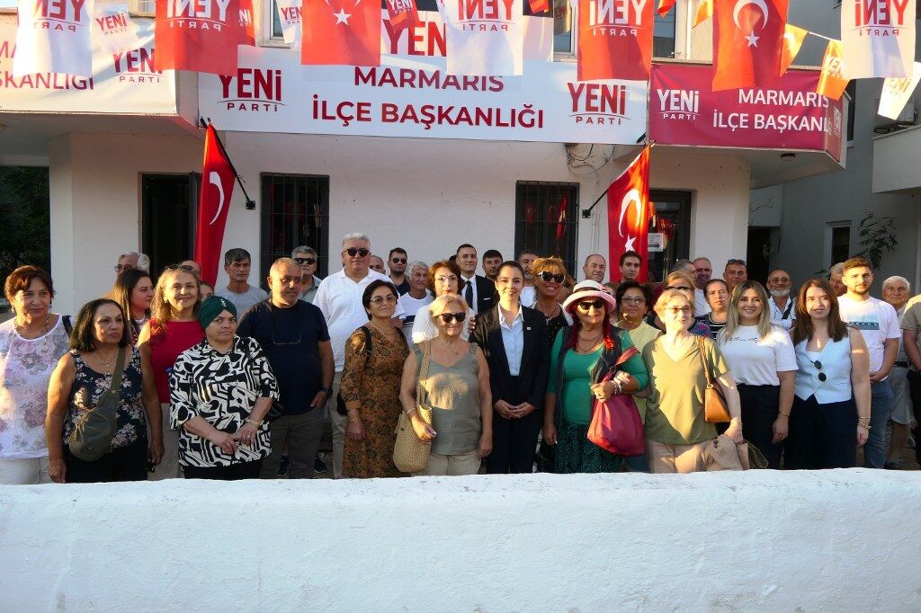 Yeni̇ Parti̇ Marmari̇s İlçe Başkan Adayi Özge Zai̇moğlu”Her Şey Çok Yeni̇ Olacak!. (2) 1024X682