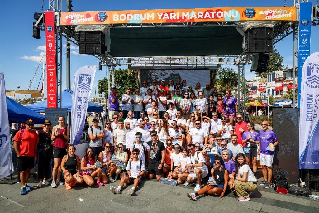 9 Uluslararasi Bodrum Yari Maratonu Tamamlandi (12) 1024X683