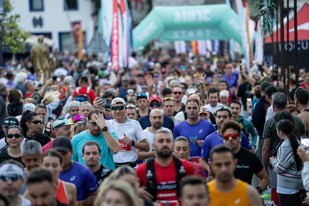 9 Uluslararasi Bodrum Yari Maratonu Tamamlandi (15) 1024X682