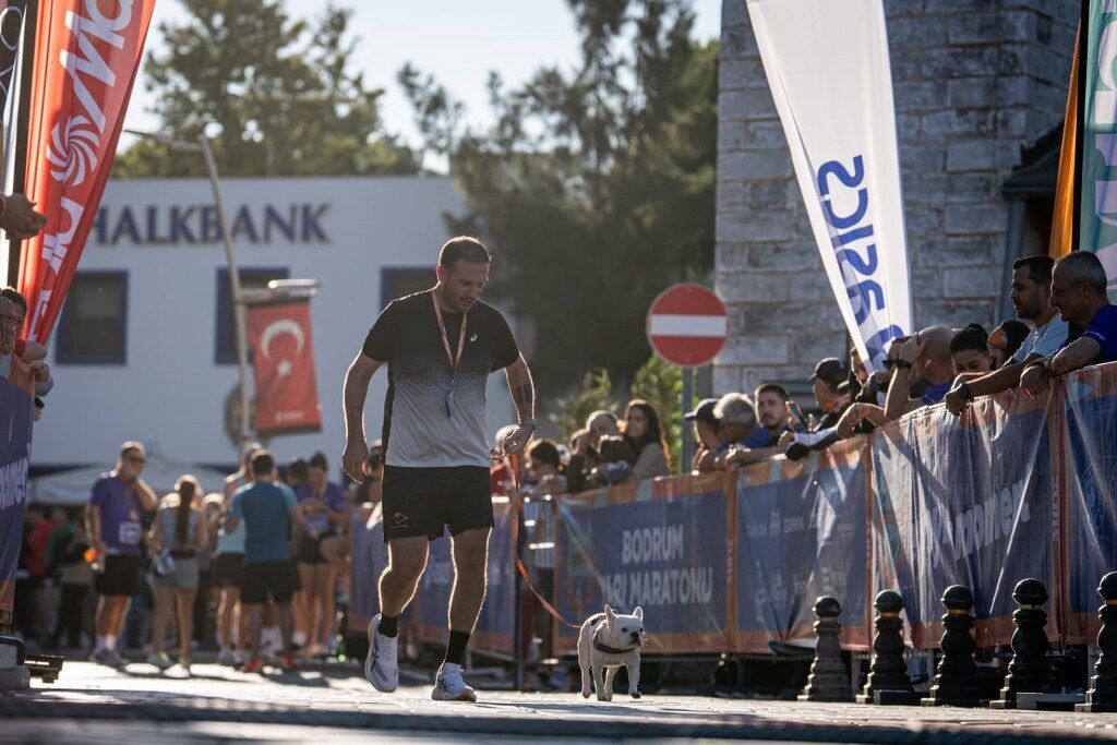 9 Uluslararasi Bodrum Yari Maratonu Tamamlandi (17) 1024X683