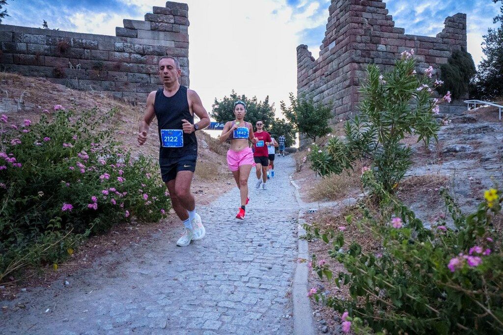 9 Uluslararasi Bodrum Yari Maratonu Tamamlandi (23) 1024X682