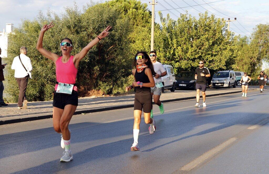 9 Uluslararasi Bodrum Yari Maratonu Tamamlandi (26) 1024X663