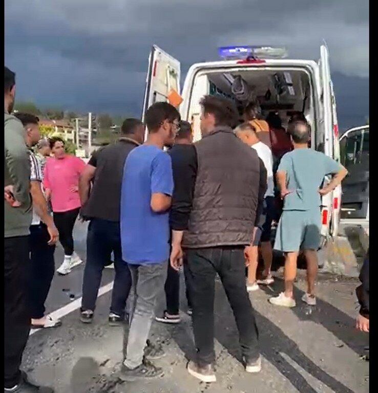 Ambulans Kaza (1 738X768