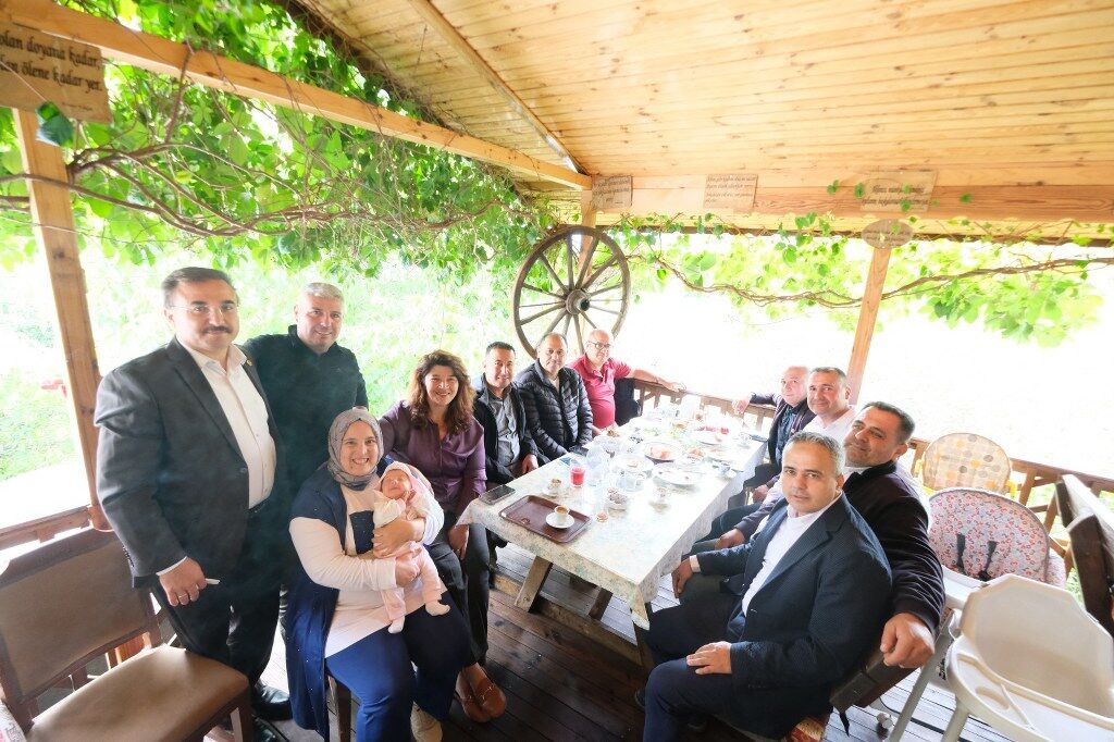 Başkan Demirtaş Muhtarla Ile Bir Araya Geldi (5) 1024X682