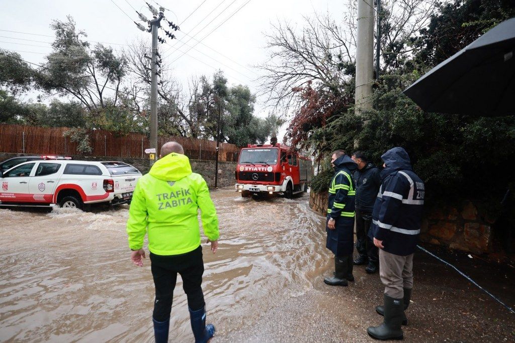 Başkan Tamer Mandalinci Gün Boyu Sahadaydı (10) 1024X683